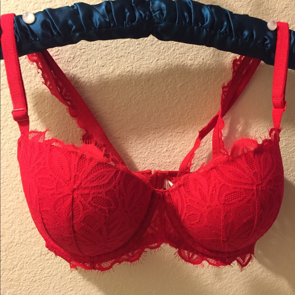 Victoria’s Secret 34DD Sexy Red Bra